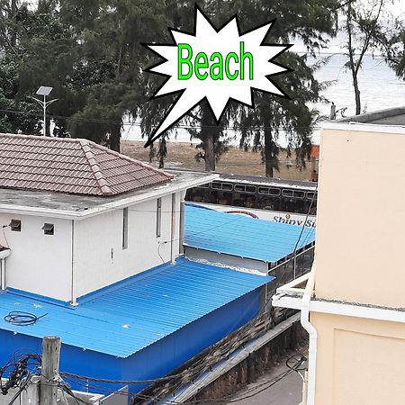 Jasmin Apartments Flic En Flac Bagian luar foto