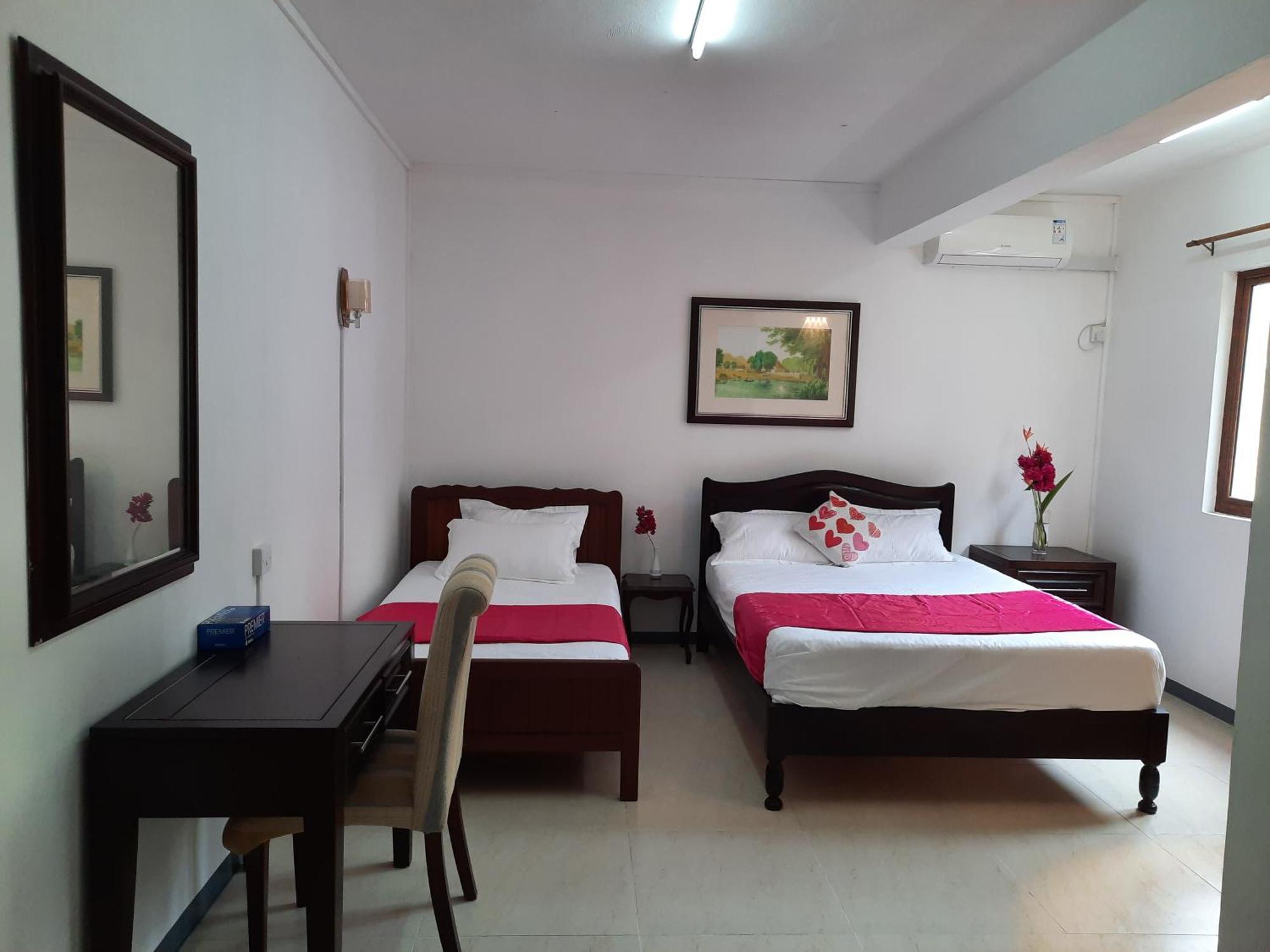 Jasmin Apartments Flic En Flac Bagian luar foto