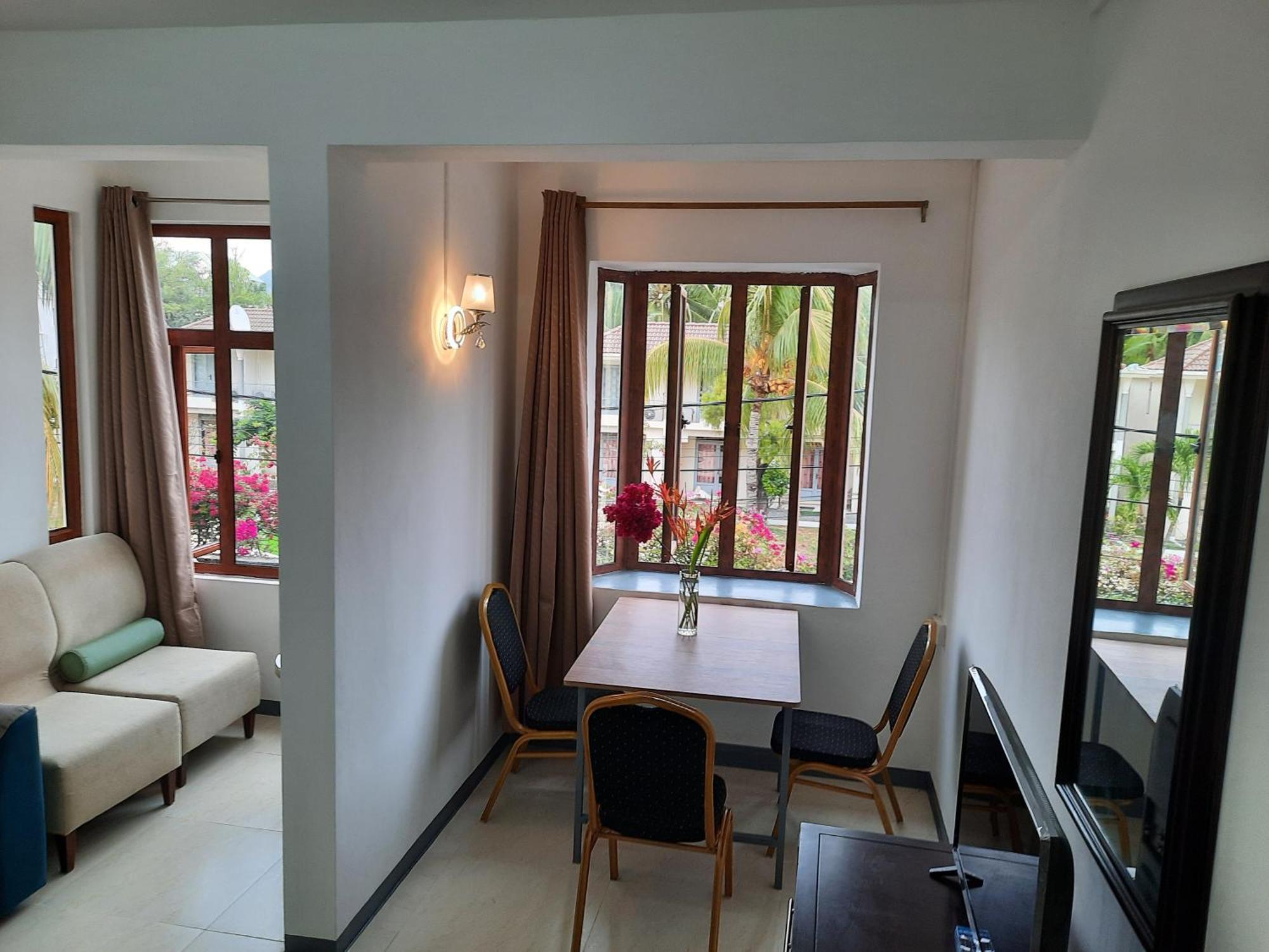 Jasmin Apartments Flic En Flac Bagian luar foto