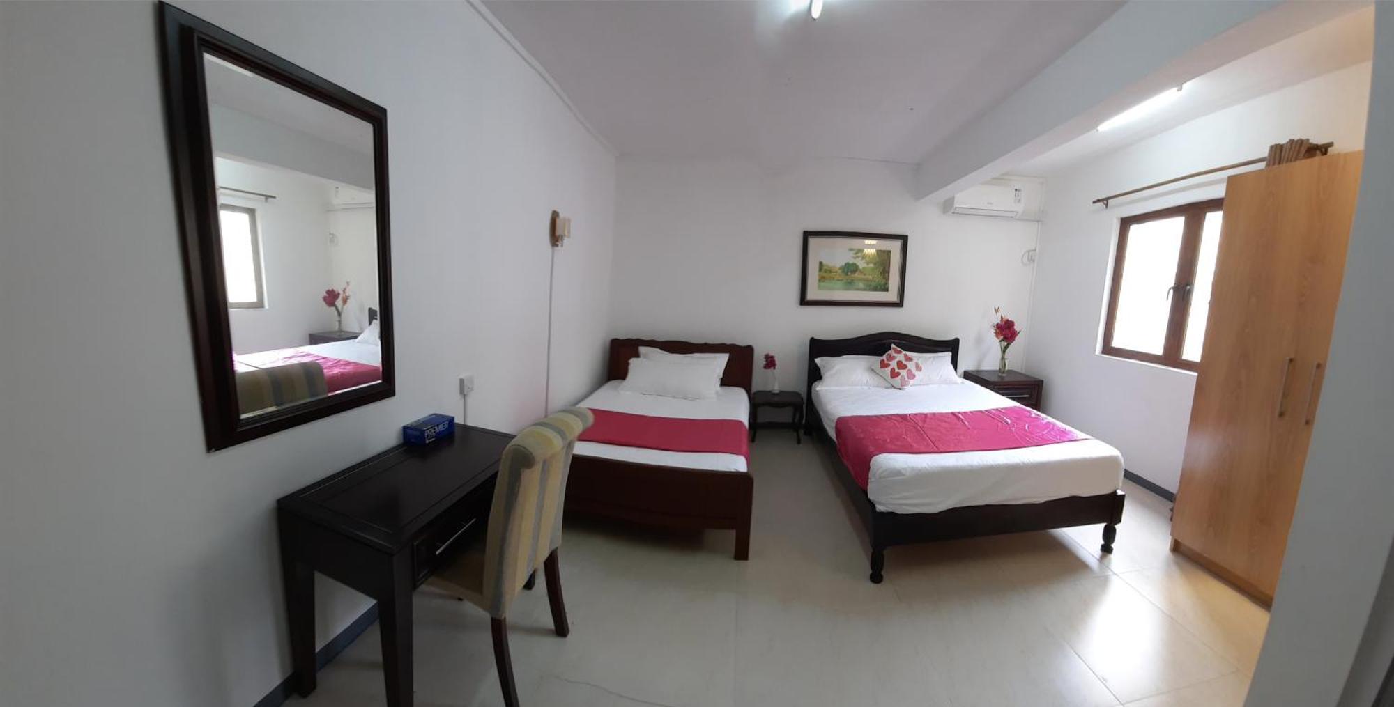 Jasmin Apartments Flic En Flac Bagian luar foto